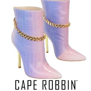 Cape Robbin “JOELLE” heeled booties in purple/pink with chain accent- 7..5